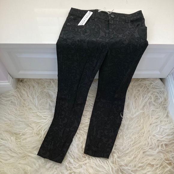 ALICE + OLIVIA Mid-Rise Straight Leg Jeans